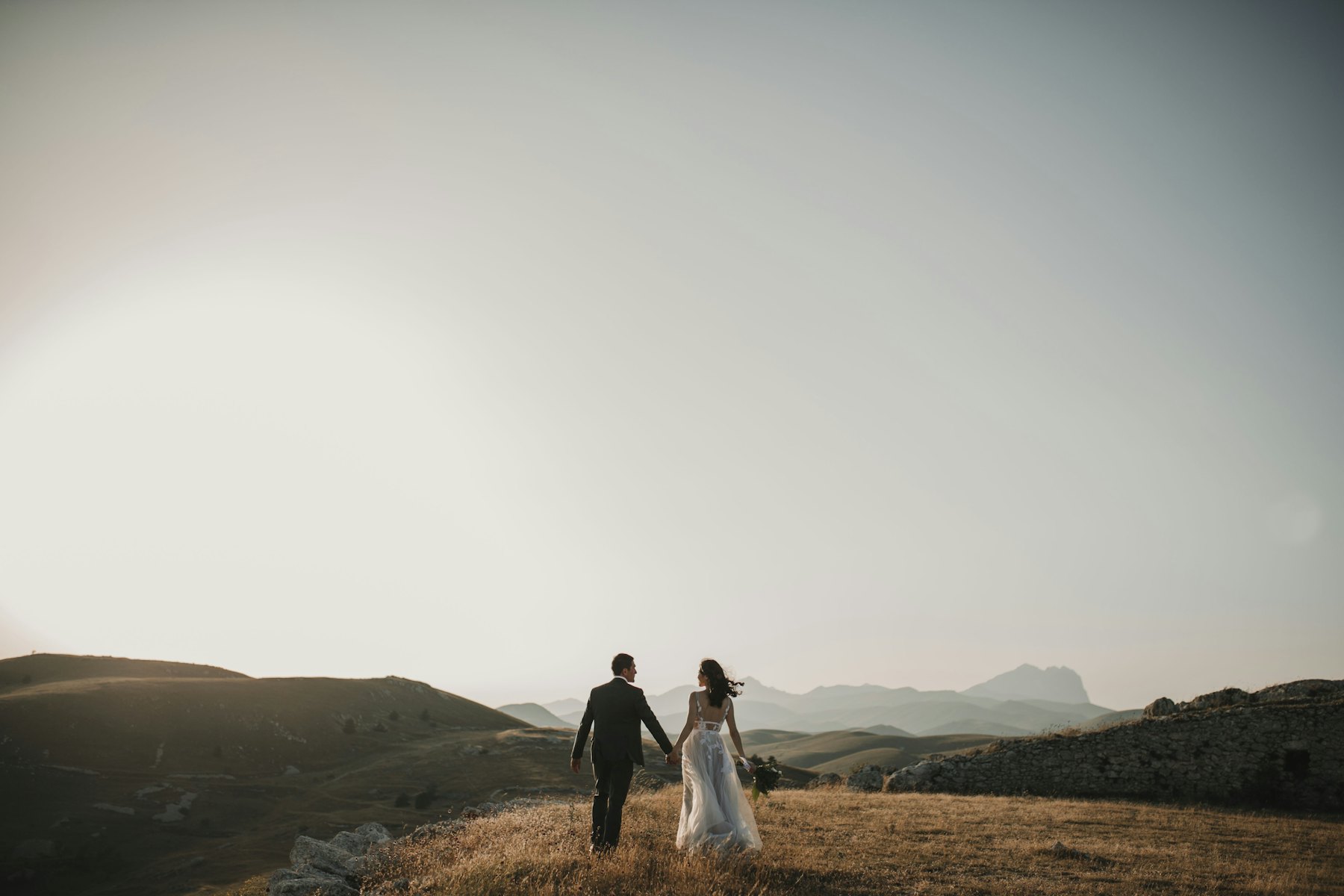 Quiet, considered photographs for couples who would rather be present than posed — across Europe and wherever you are headed.